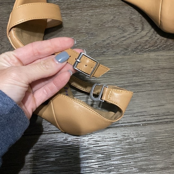 NWT BURJU Zoe True Nude shade 3 Classic Strappy Heeled Sandals | size 7 - Picture 8 of 9
